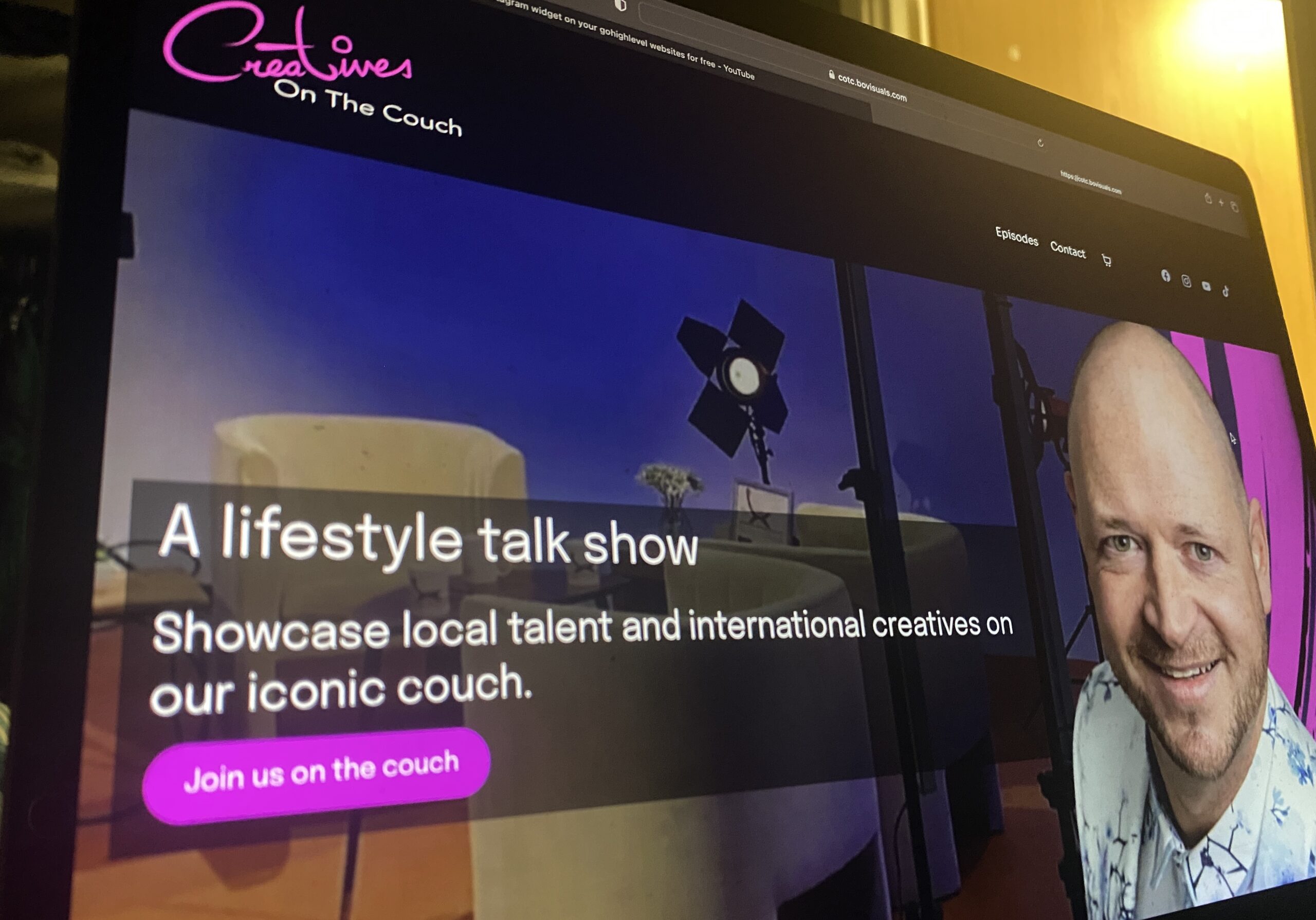 The Sample Webstie for Creatives on the couch is in beta – What should be on a talk show website?